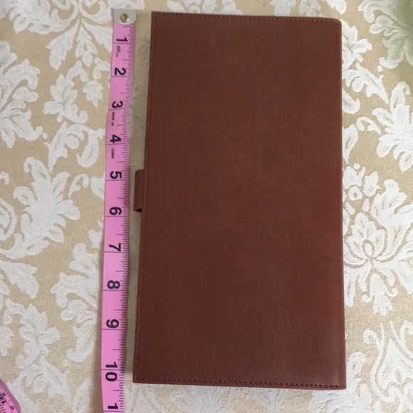 Faux leather brown men’s portfolio with chain link graphics - Picture 3 of 7